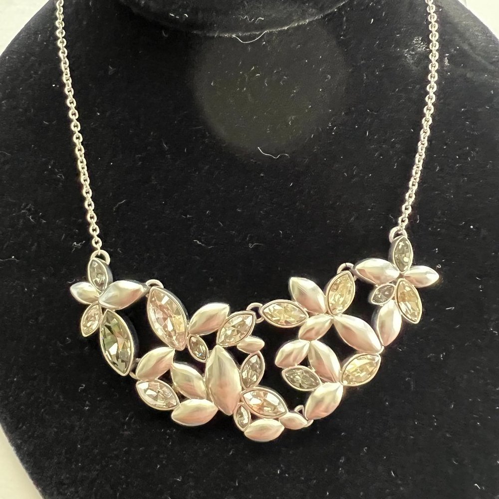 SWAROVSKI OLYMPIA NECKLACS